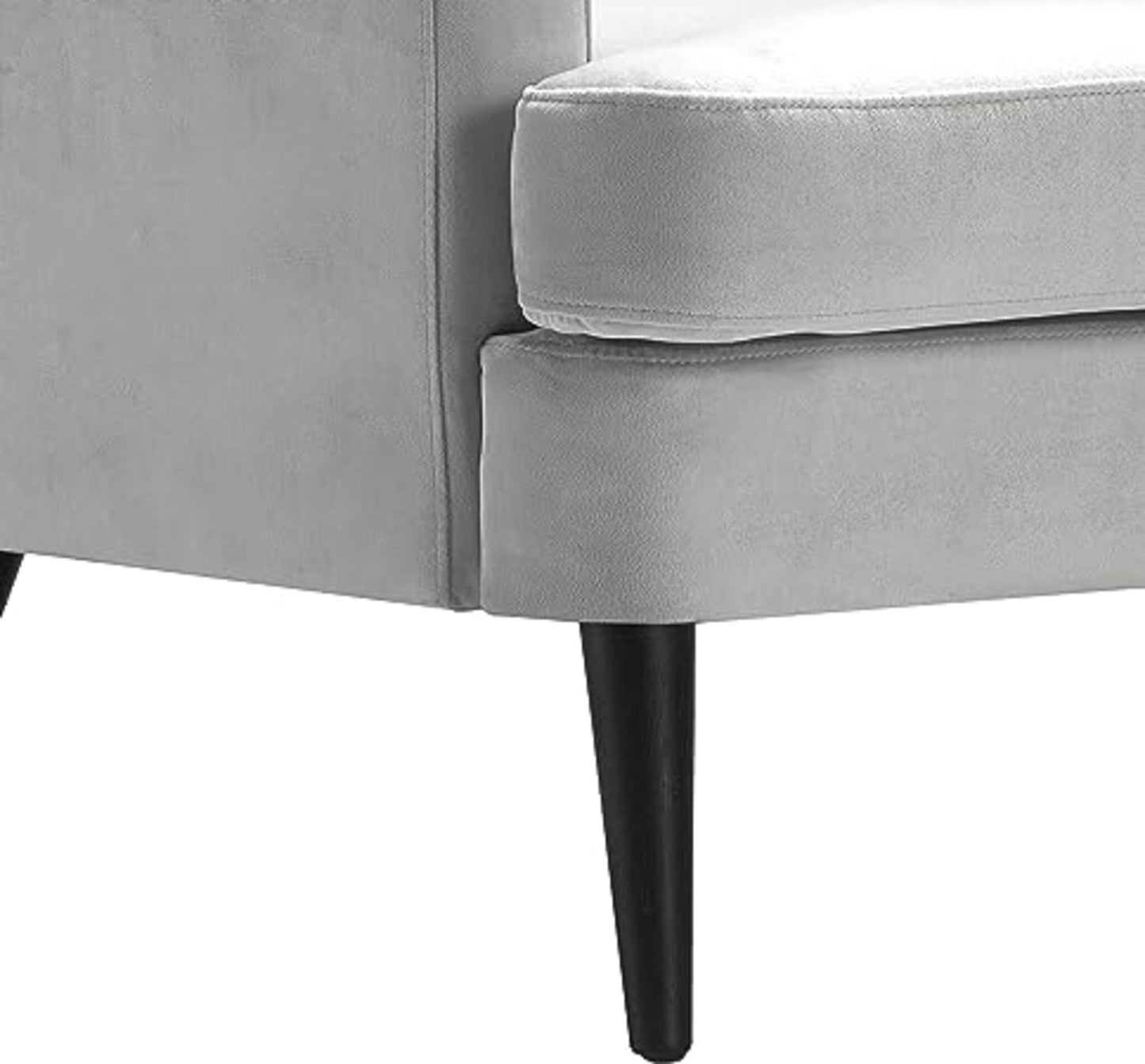 Silla tapizada Americana marca Elle Decor con diseño Capitoné en color Perla Gris