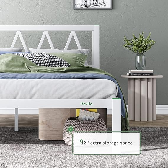 Tarima de cama con cabecera marca Novilla Queen en blanco